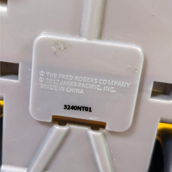 Daniel Tiger's Neighborhood Pull Back And Go Toy Vehicle Car 2017 Mr Fred Rogers - Picture 6 of 6